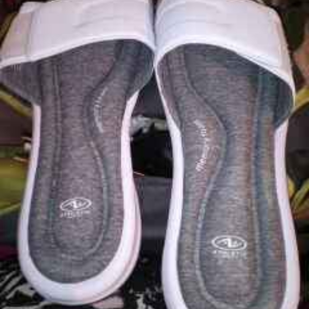 Women's slides and slip ons